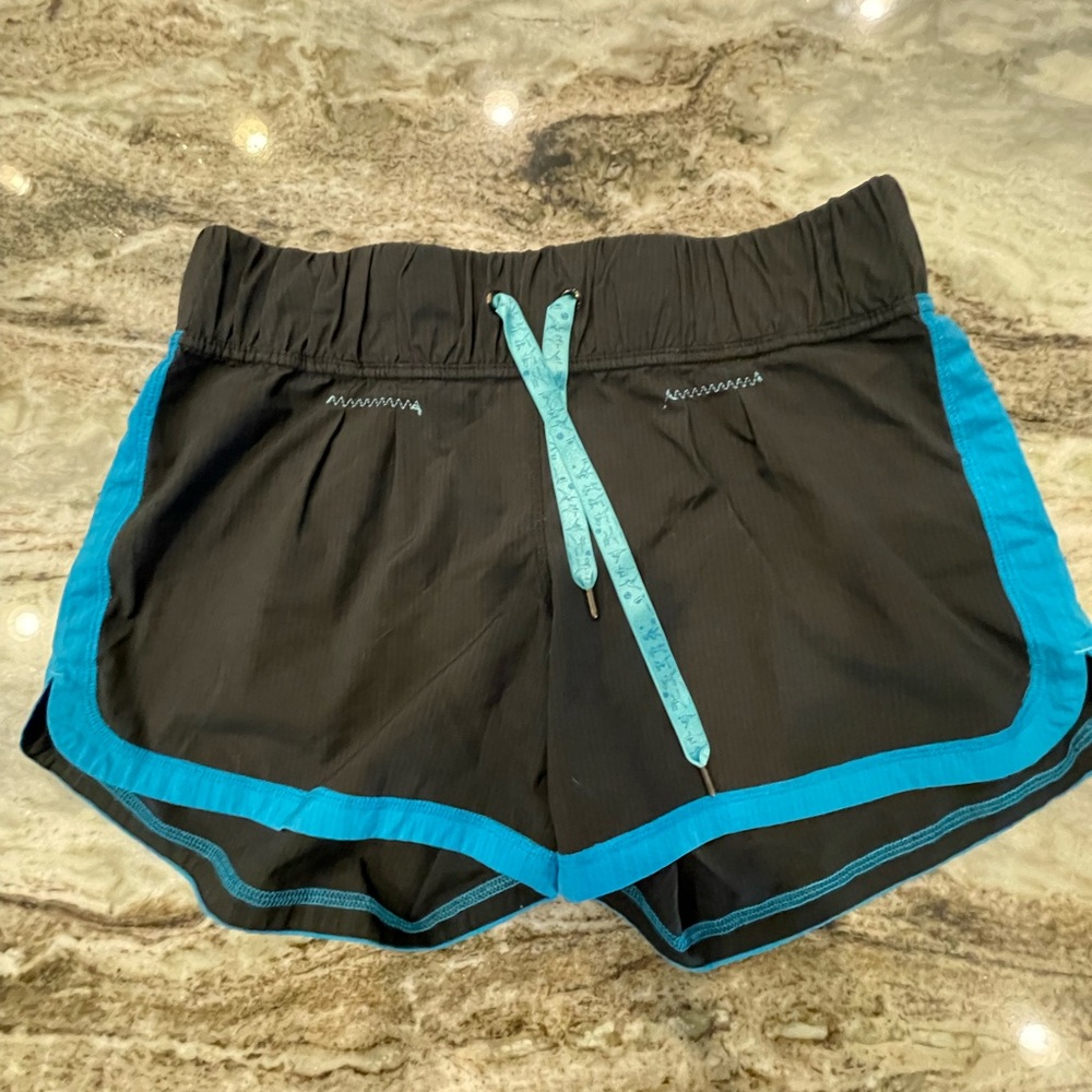Retro throwback rare lululemon shorts 6